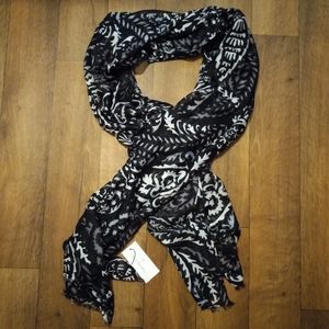 Vera Bradley Soft Fringe Scarf Paisley Noir